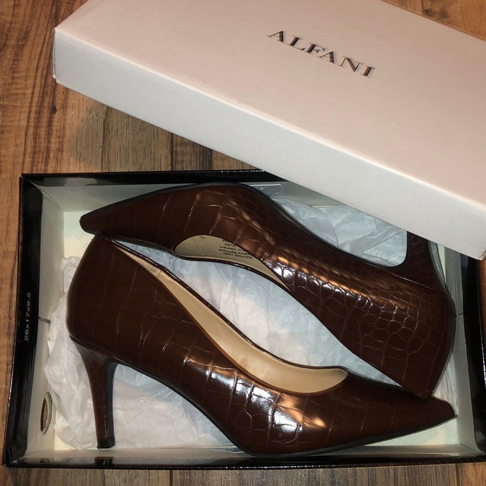Alfani Women Heels/ Pumps : Jeules Choc Croc